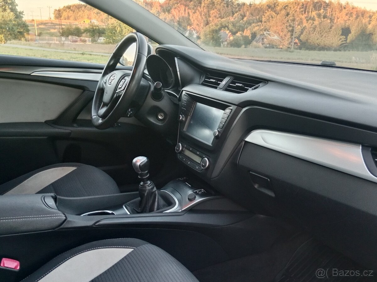TOYOTA AVENSIS 2.0D-4D,ČR, EXECUTIVE - 13