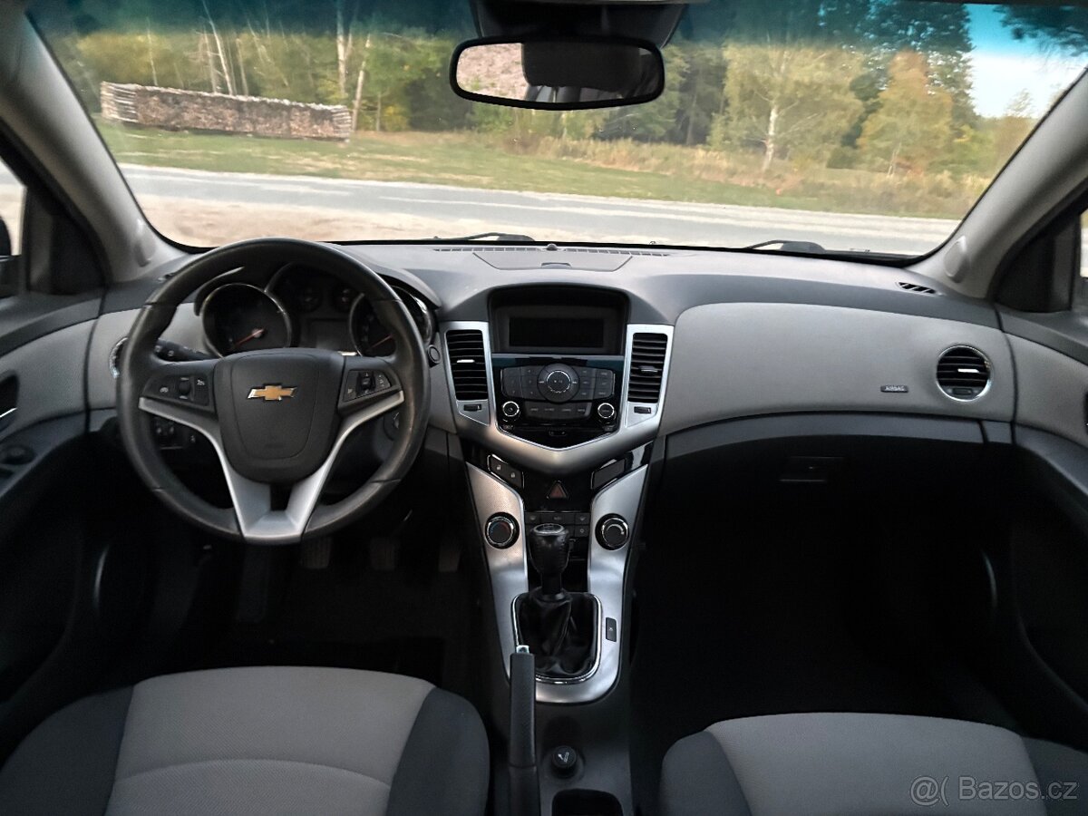 Chevrolet Cruze LS 2.0TD - 13