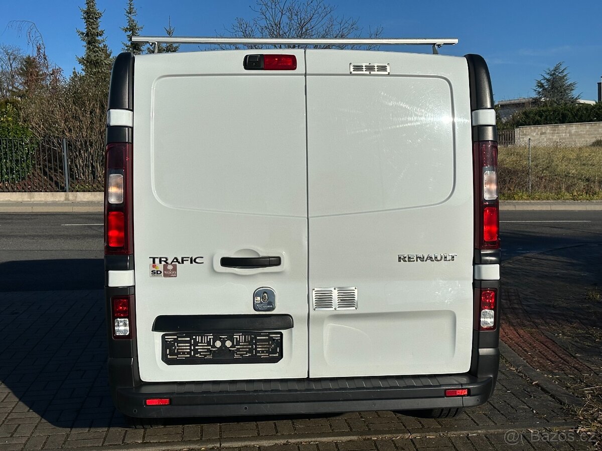 Trafic 2,0 dCi Grand Confort 88kW parkovací kamera - 13