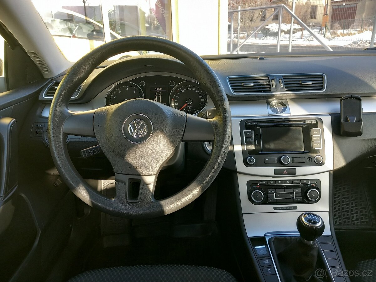 Volkswagen Passat 1.4TSi NAVIGACE VYHŘ.SED, 2x KOLA - 13