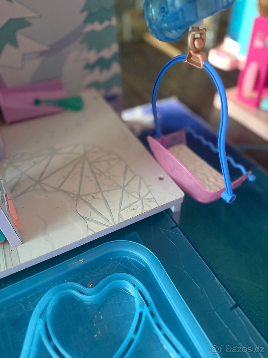 Lol surprise zimní chata - 13