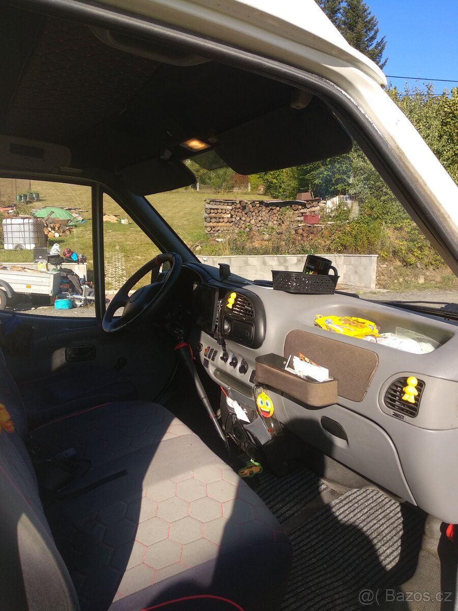 Obytná dodávka Ford Tranzit - 13