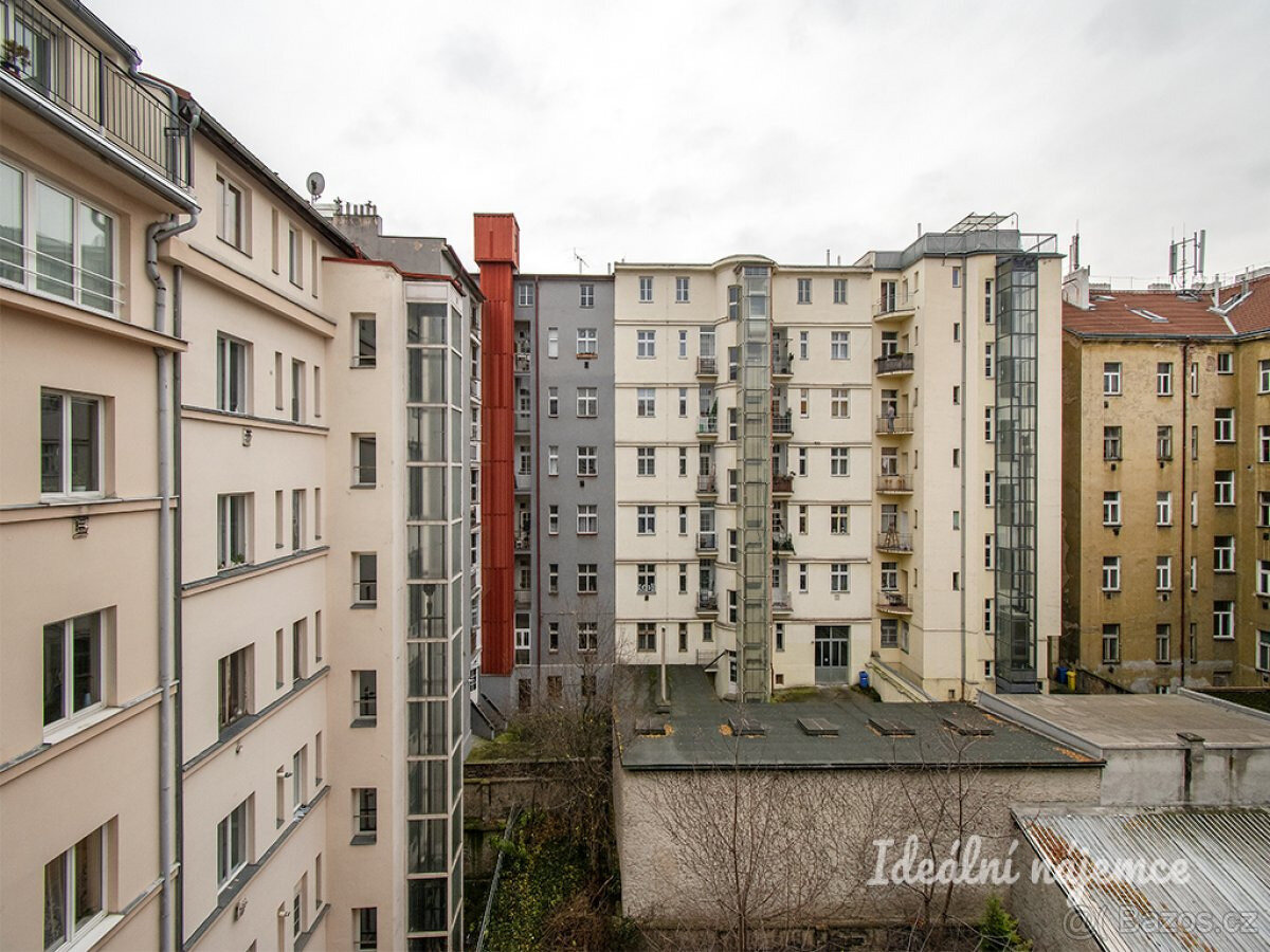 Pronájem bytu 2+kk, Žižkovo náměstí, Žižkov, 21.900,- 49 m2 - 13
