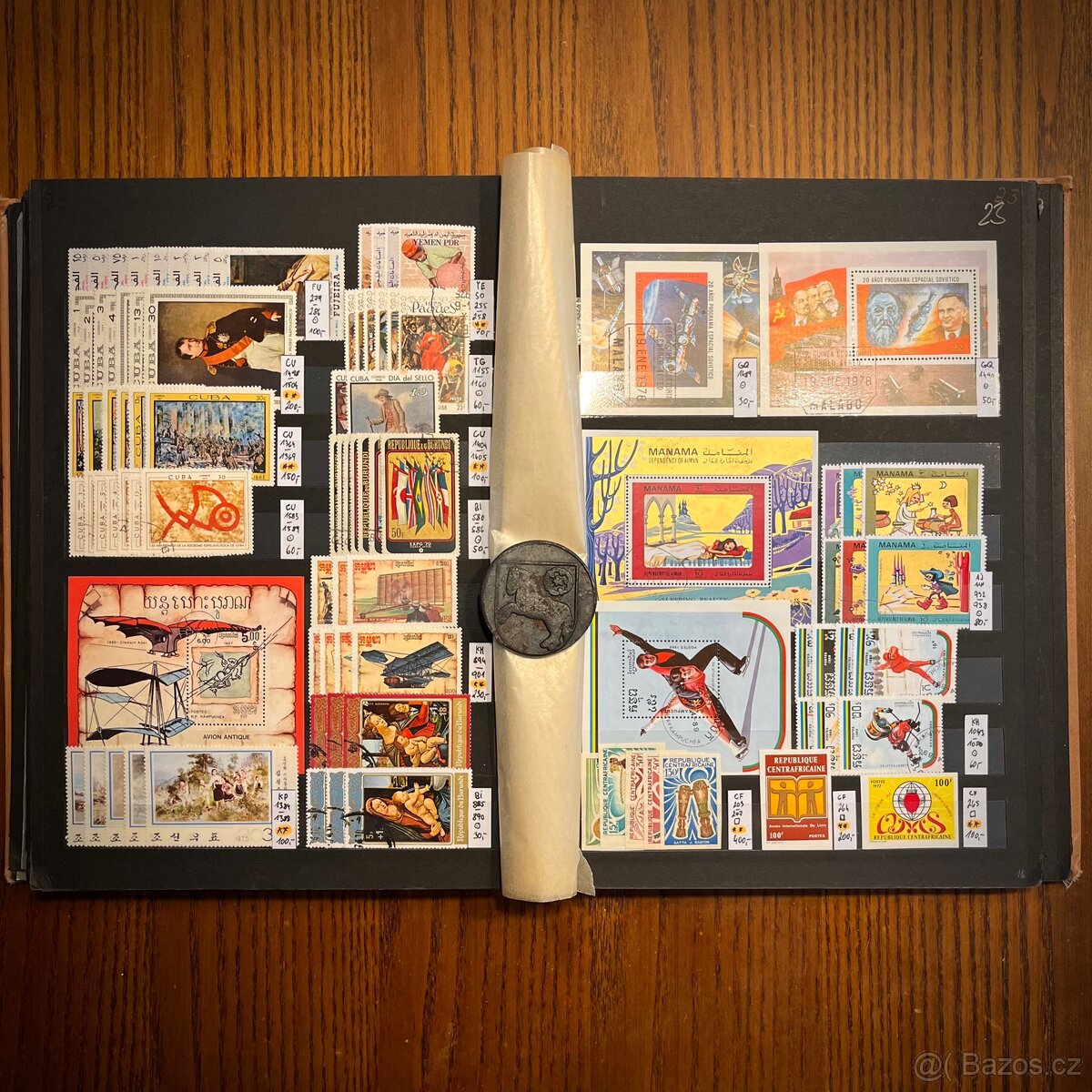 Album známek ( různé ) katalogová cena /15 600,- kč - 13