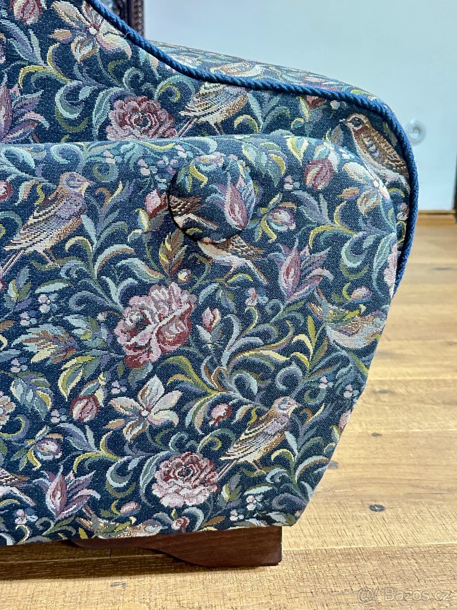 Starožitné sofa, rozkládací, nový potah. - 13