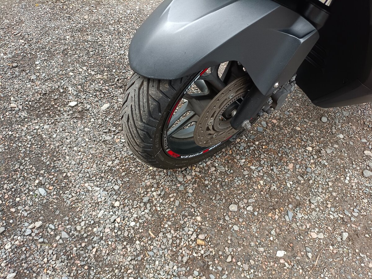 Honda Forza 125i ABS Cz doklady v ceně - 13
