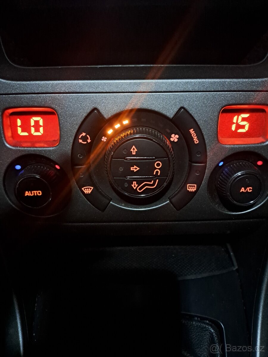 Peugeot 308 SW , rok 2011 , 1.6 benzin - 13