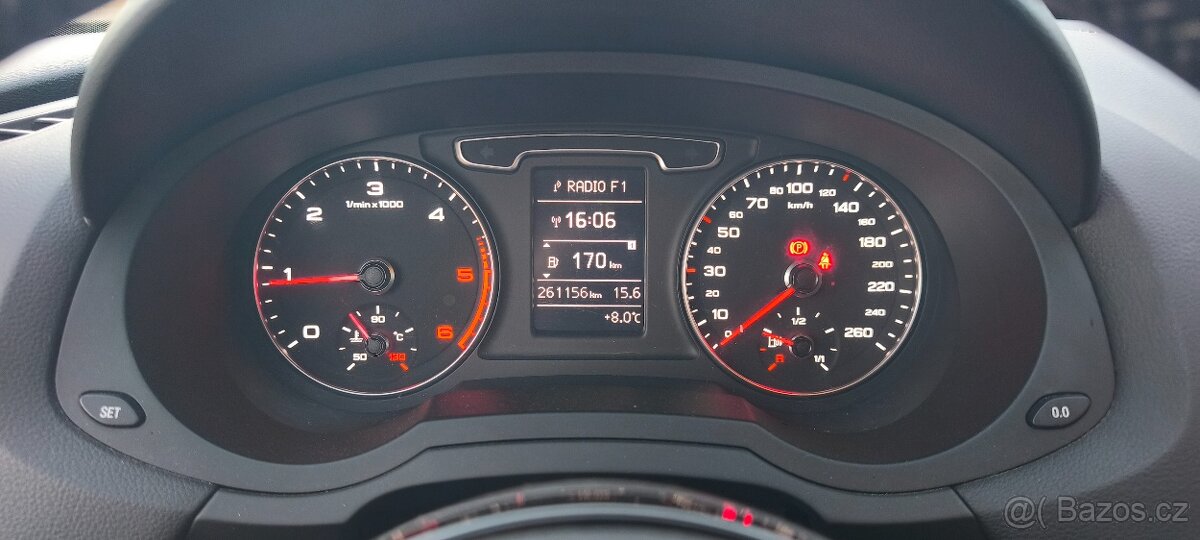 Audi Q3 Quattro 2.0 TDI S-Line - 13