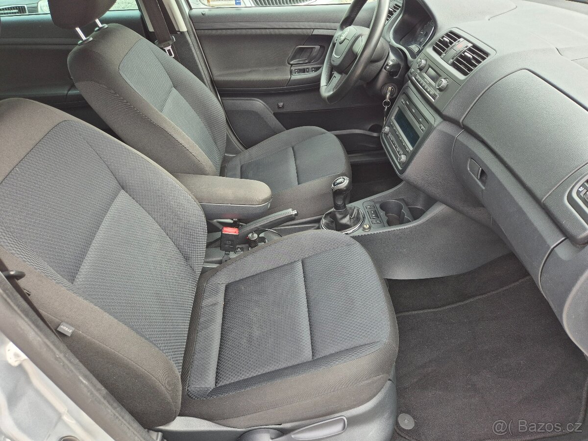 Škoda Fabia II,1.6TDi,77KW,ELEG.KLIMA,VÝHŘEV,KAMERA,ČR,2011 - 13