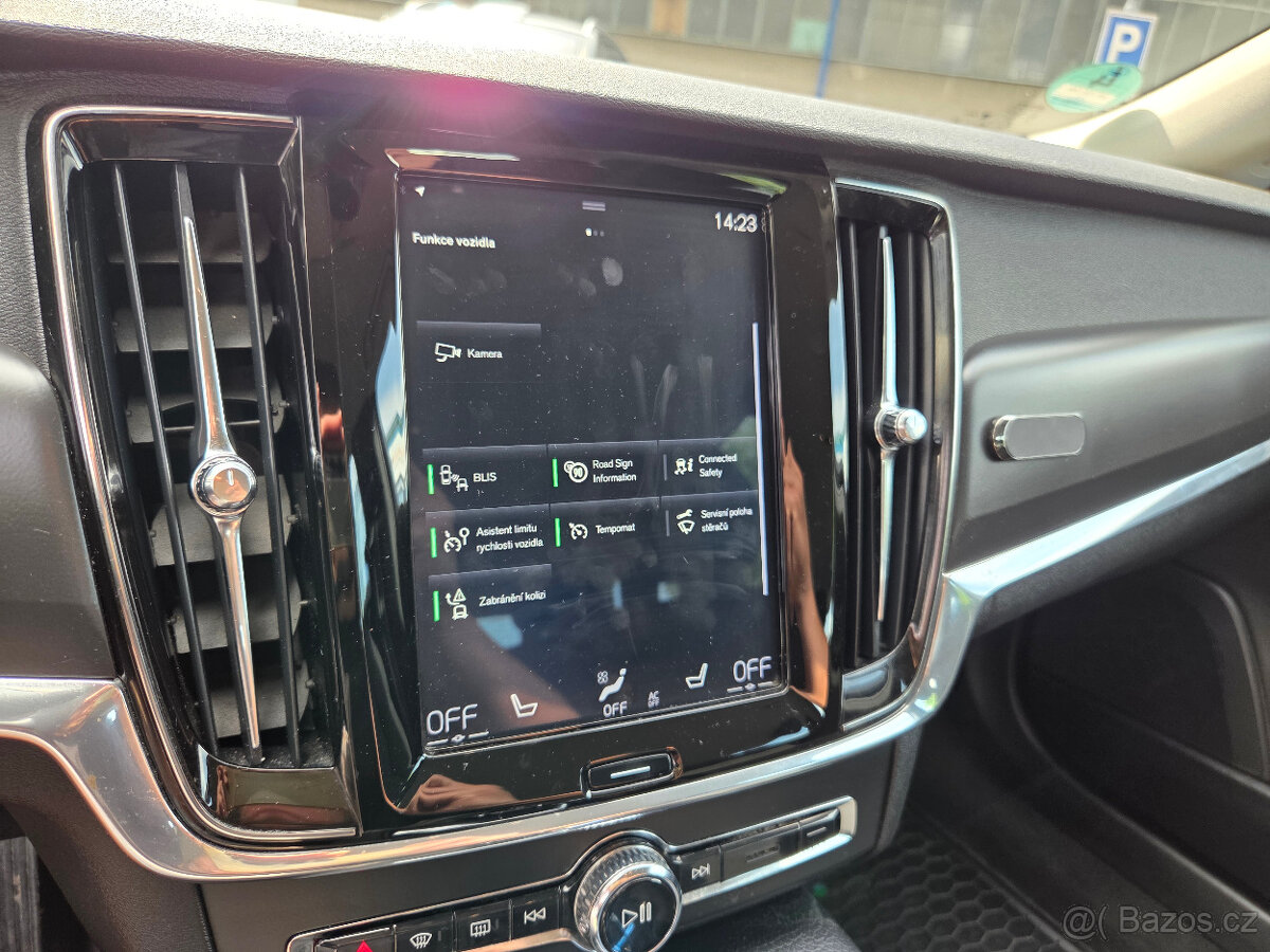 Volvo V90 D4 2.0 140kW, r.v. 2018 - 13