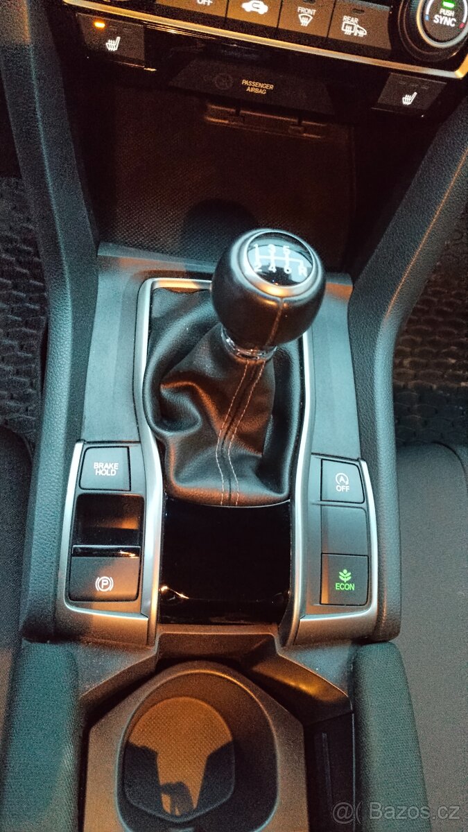 Prodám Honda Civic,, výbava Elegance, 2021 - 13