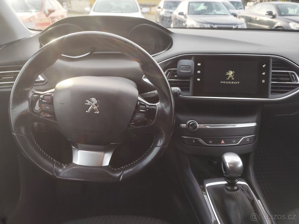 Peugeot 308 SW 1.2i,96kw.PureTech.R.V.7/2014.STK Nová - 13