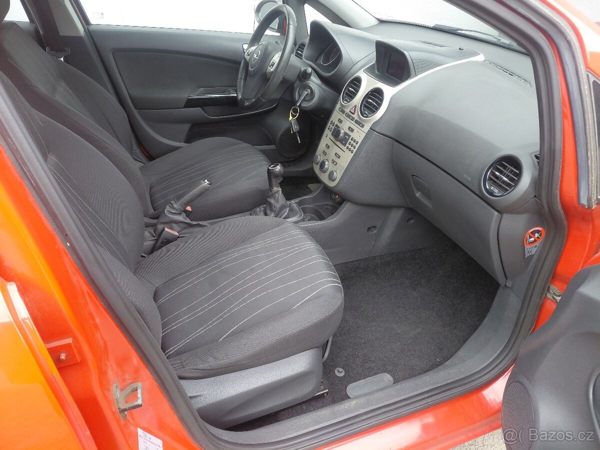 CORSA D 1.4 16V r.08, VELMI SOLIDNÍ, TOP CENA - 13