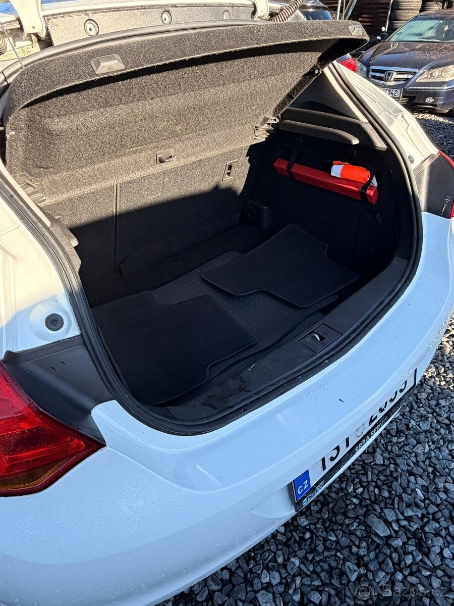 OPEL ASTRA 1.4i 74kW 7/2010 ALU, Klima, Původ ČR, L/Z kola - 13