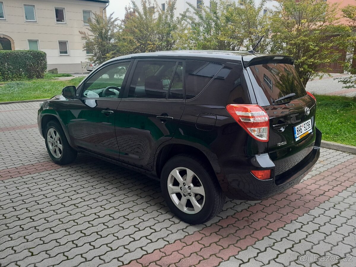 Toyota RAV4 2,2D-4D 110KW 4x2 - 13