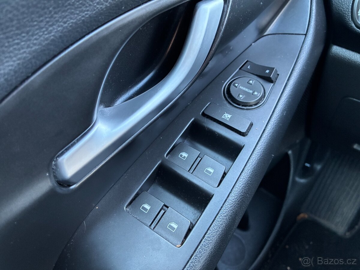 Hyundai i30 WG 1.0T-GDi 88kW COMFORT ČR SERVISKA - 13