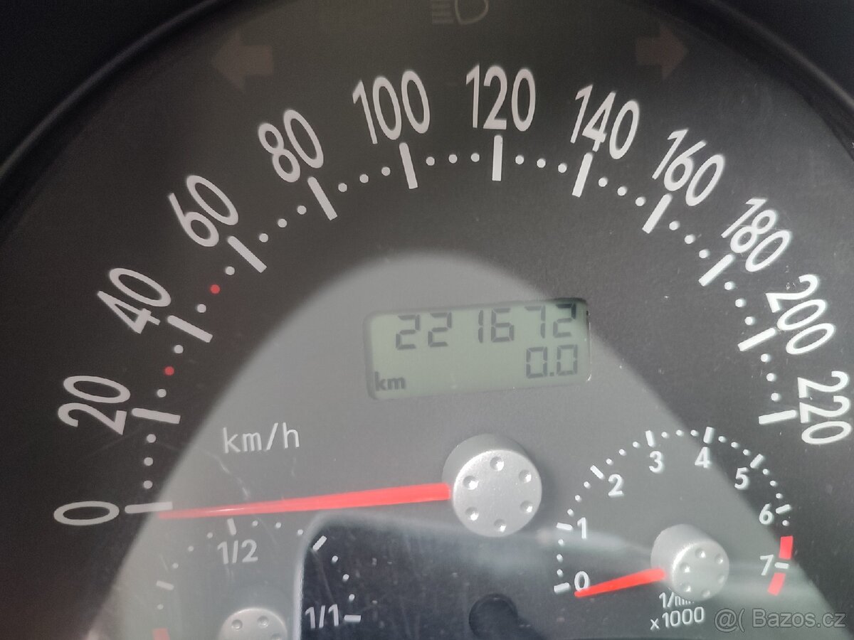 VW New Beetle 2.0 - 13