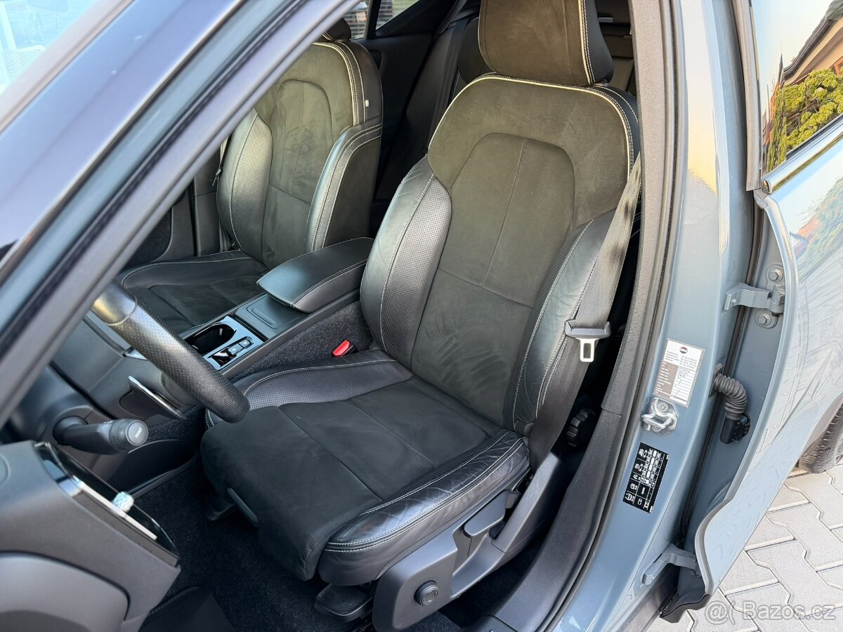 Volvo XC40 D3 R-Design AWD A/T - 13