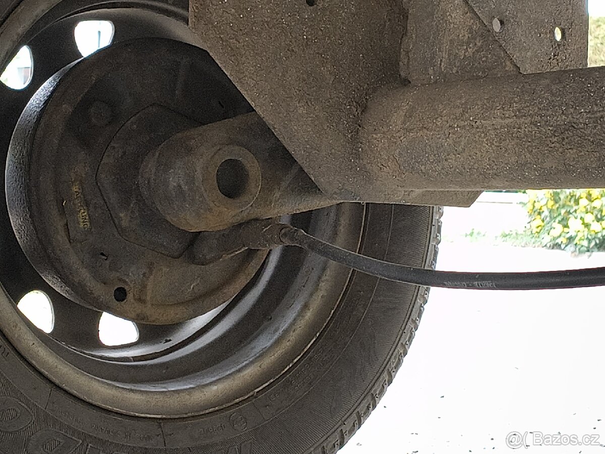 Bržděný přívěsný vozík - 13