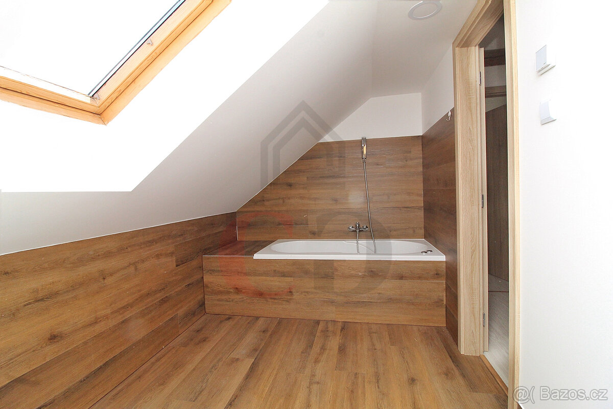 Prodej dvou domu, Hůrky u Zahrádky - 13