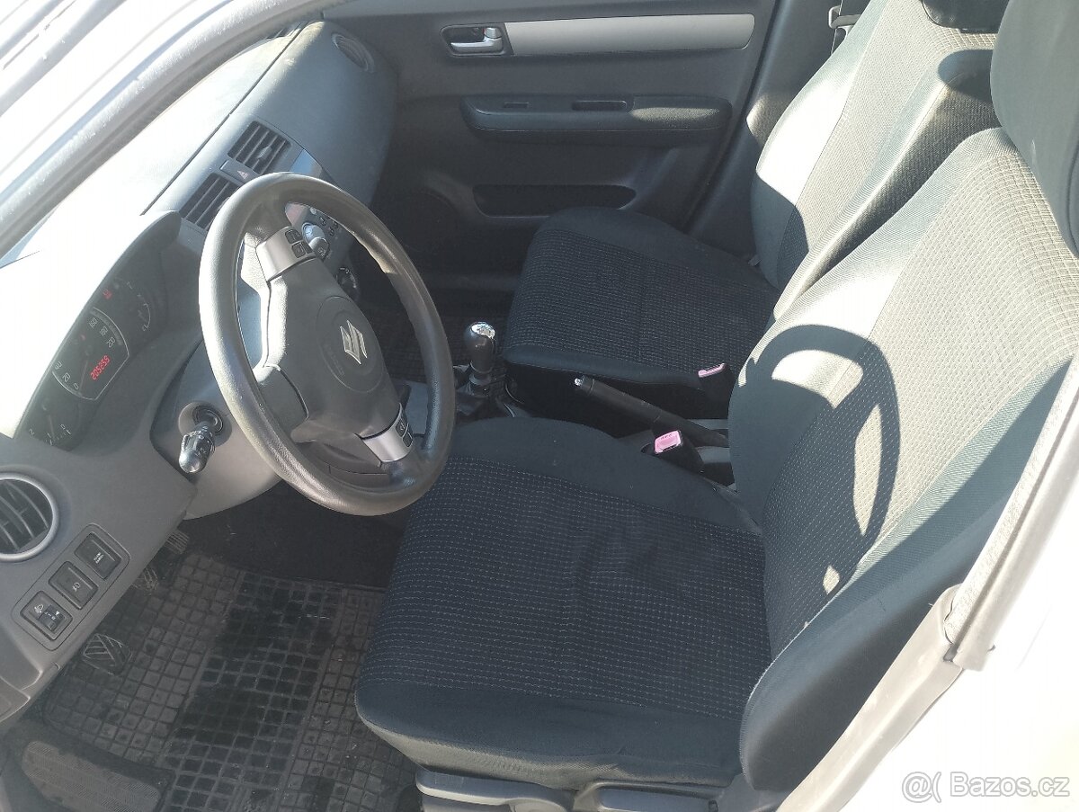 Suzuki Swift 1.3 DDiS - 13