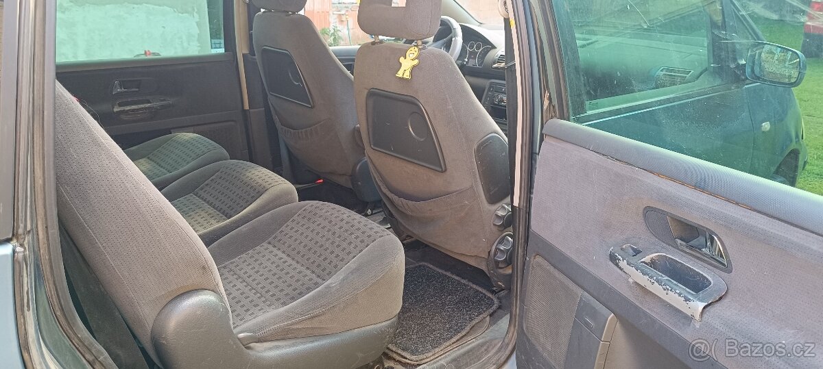 Volkswagen Sharan 1,9tdi, 85kw, r.v.:2001 - 13