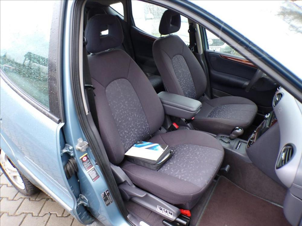 Mercedes-Benz I 1,6 ELEGANCE,AUTOMAT - 13