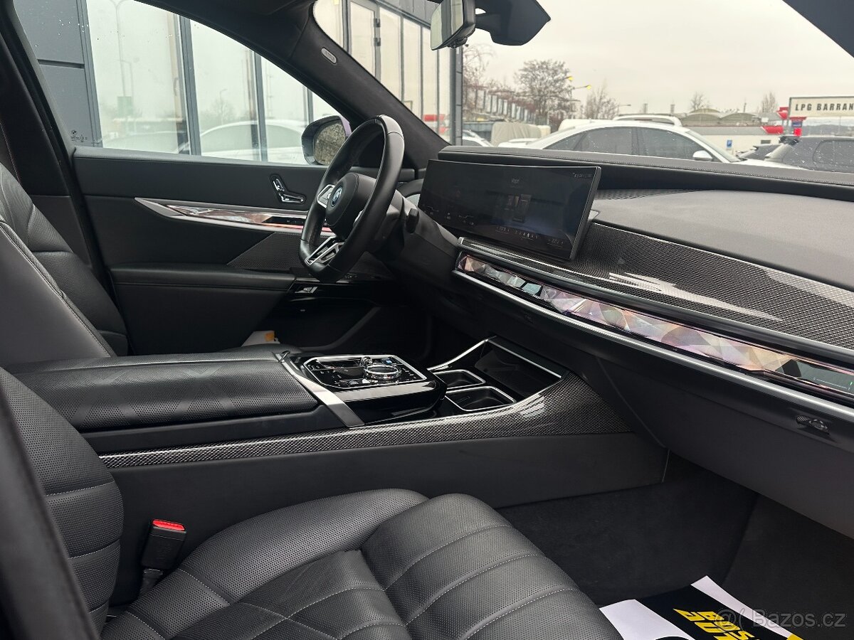 BMW I7 2022 - 13