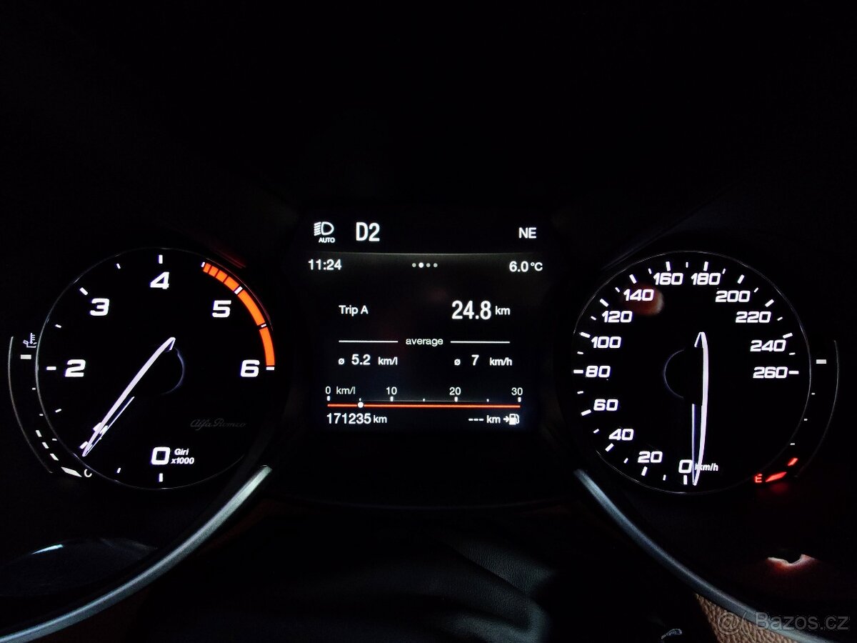 Alfa Romeo Giulia 2017 2.2 JTDM Veloce 154 kW - 13