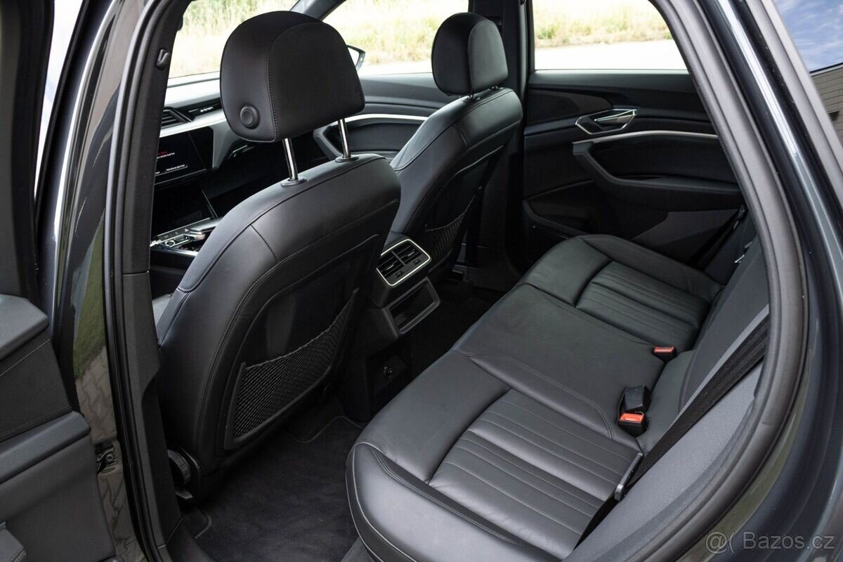 Audi E-tron 55 quattro S line - 13