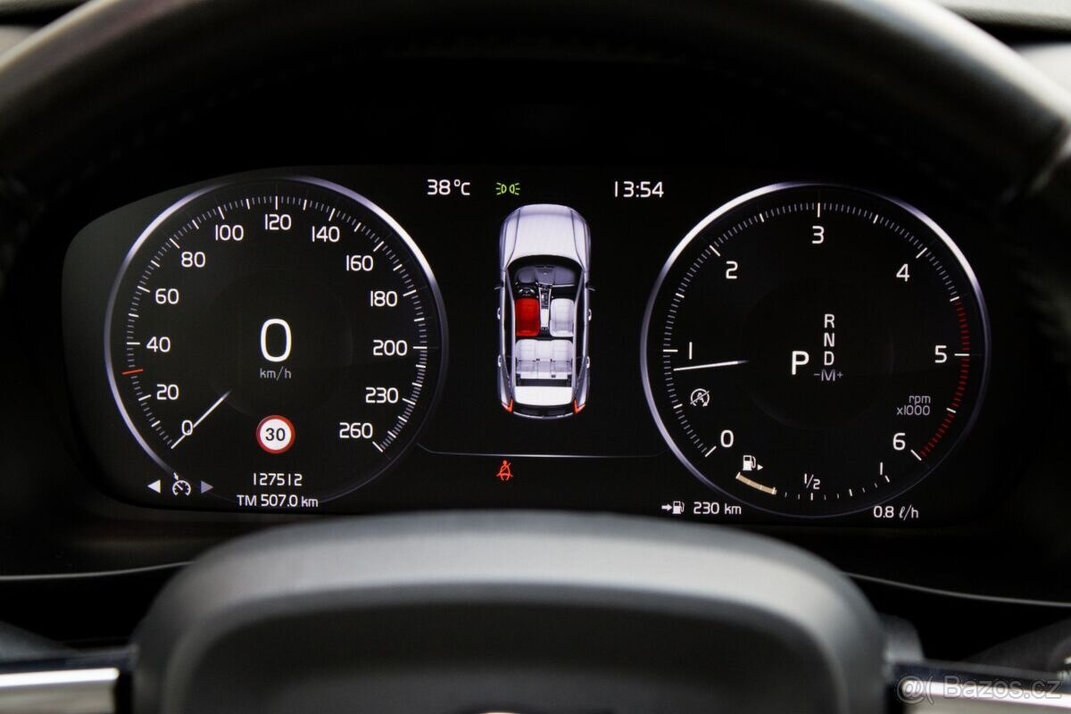 Volvo XC40 Momentum 4x4 / DPH - 13