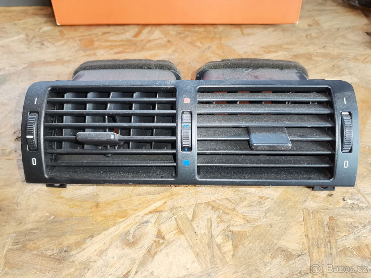 BMW E46,combi, sedan, zadní madlo kufru+světýlka - 13