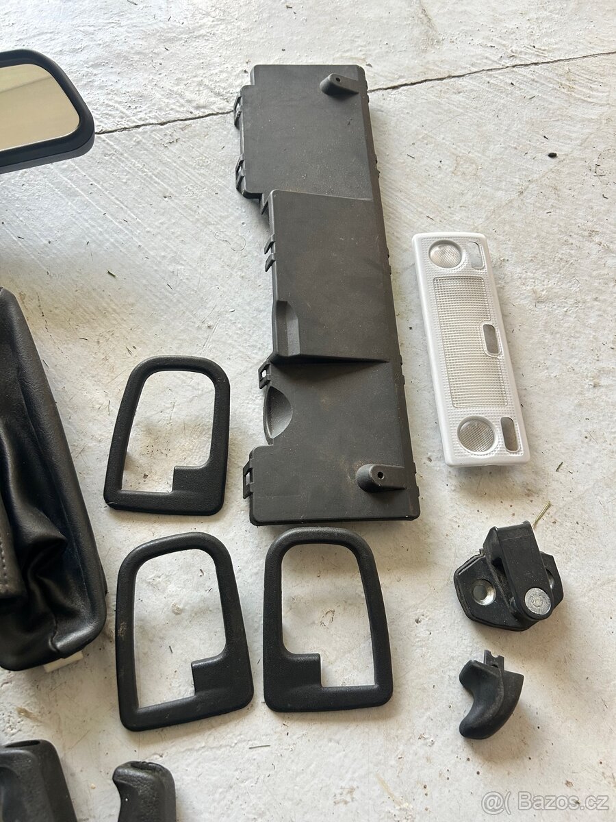 BMW E36 zbytky dílů 318is - 13