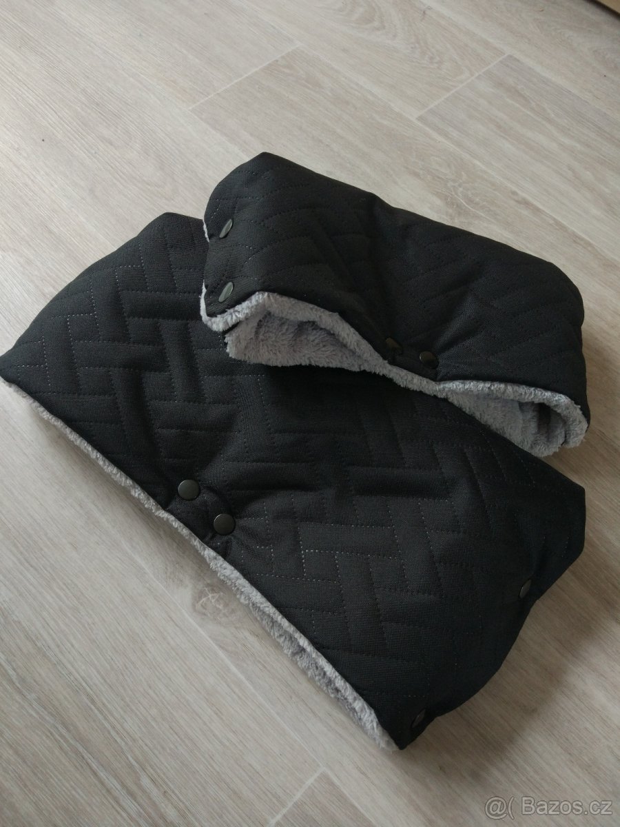 Rukávníky a rukavice, ceny od - 13