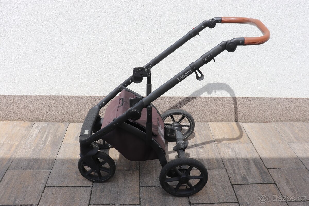 Kombinovaný kočárek Roan Bloom - 13