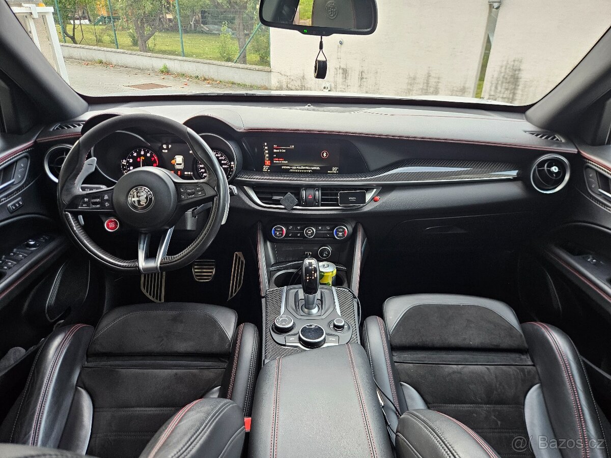 Alfa romeo stelvio quadrifoglio - 13