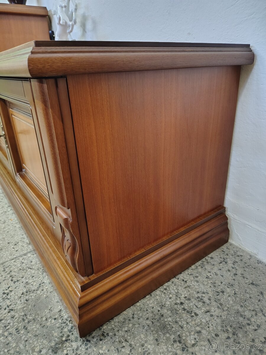 ELEGANTNÍ SET DVOU KOMOD - 13