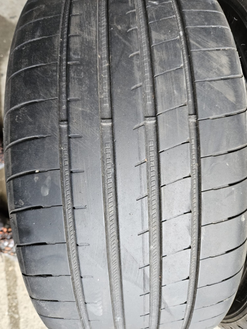 225/40R19 - 13