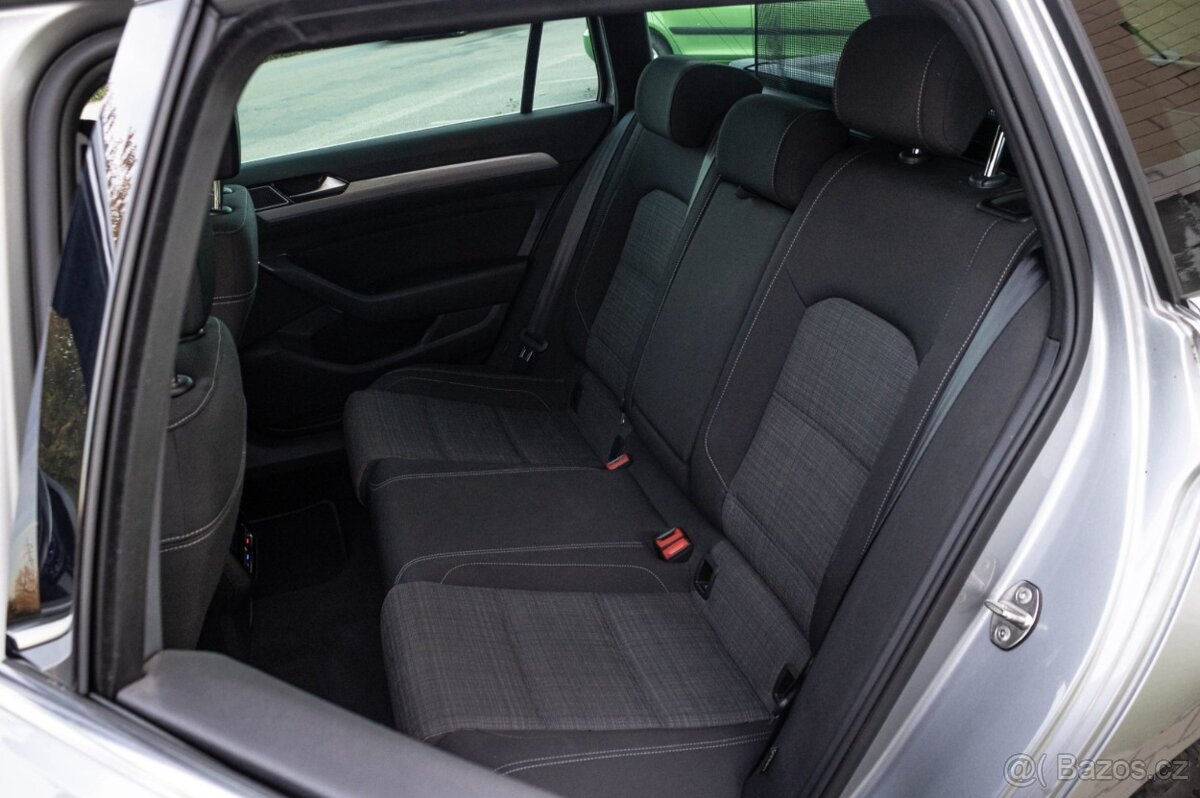 Volkswagen Passat Variant 2.0 TDI Elegance DSG - 13