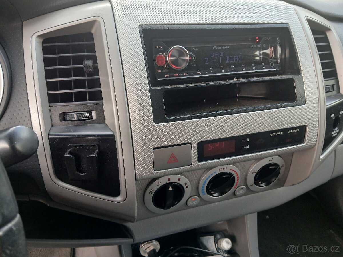 Toyota Tacoma - 13