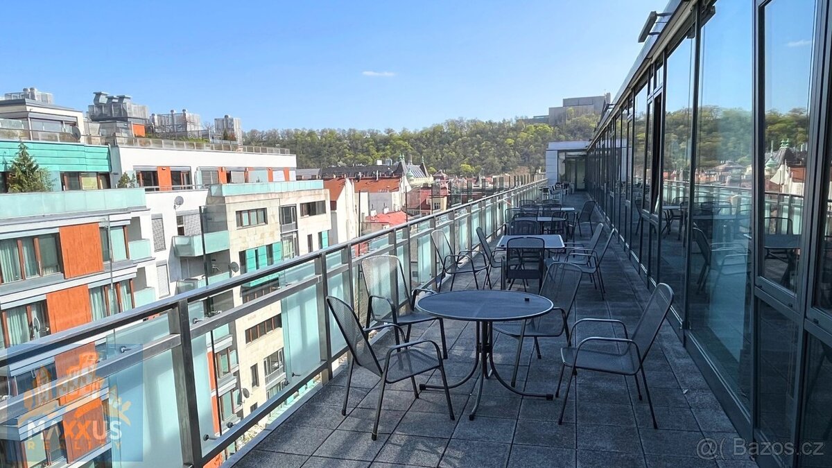 Pronájem kanceláře (315 m2), ul. Karolinská, Praha 8 - Karlí - 13