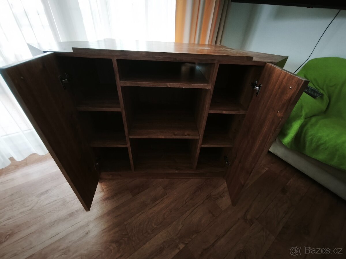 Atypická rohová skříňka - 13