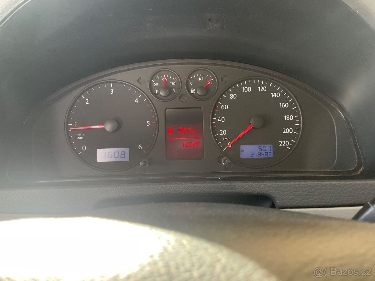 VW Multivan T5 1.9 TDI 75kW,Webasto,Digi.klima,1.Majitel - 13