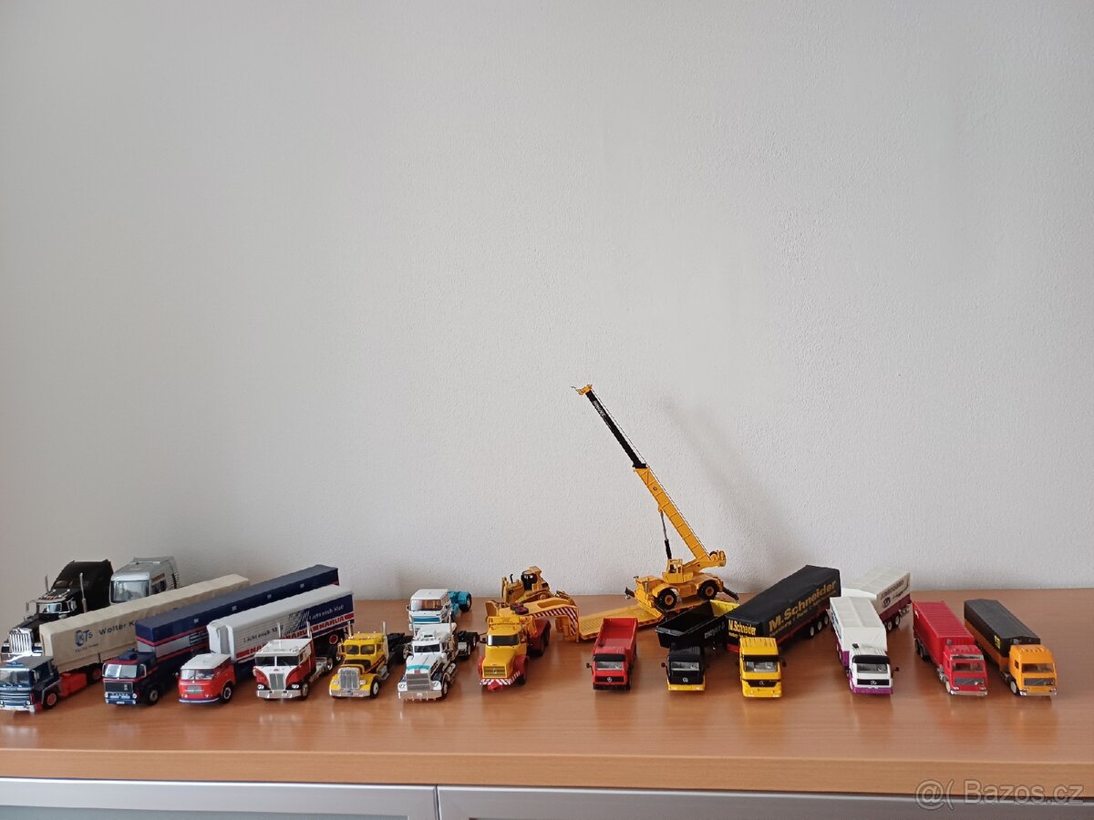 Modely Matchbox Siku Ixo SSM - 13