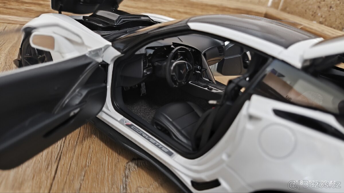 Model Chevrolet Corvette ZR1 2019 1:18 Autoart ( 71270 ) - 13