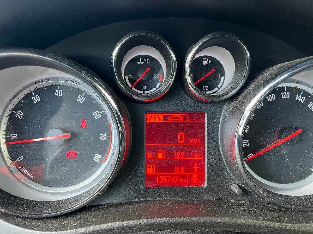 Meriva 1,4 +++++POUZE 1 MAJITEL++++ 2015 ++++ - 13