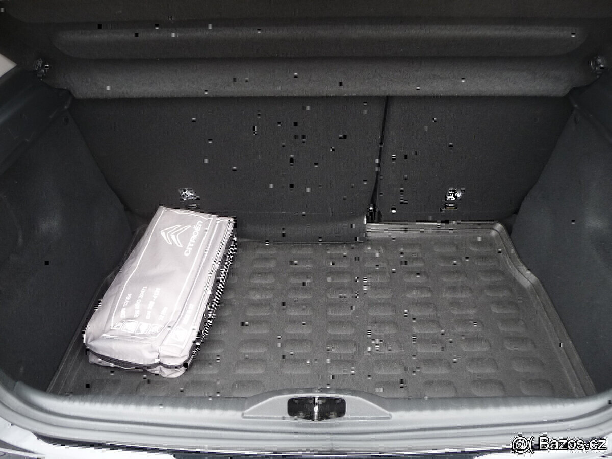 Citroen C3 1.2i Purotech Supreme po 1.majiteli - - 13