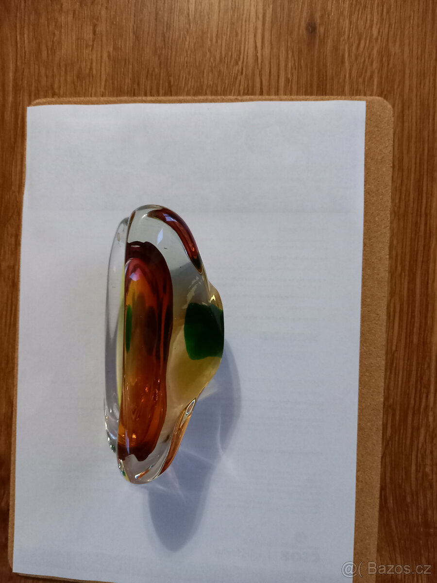 Prodám vázu a dva popelníky z hutního skla - 13