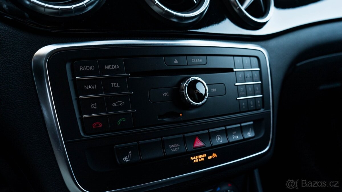 Mercedes-Benz CLA Shooting Brake SB 220 CDI AMG LINE 4matic - 13