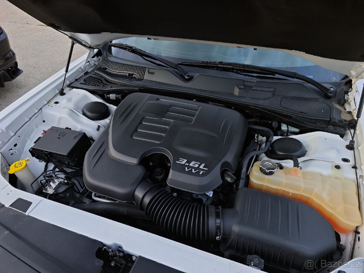 Dodge Challenger - 13